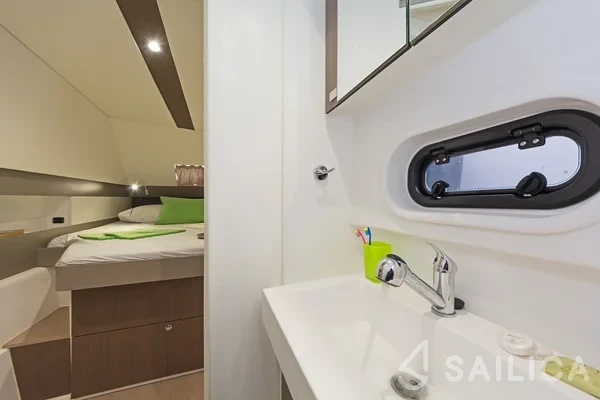 Bali 4.1 - Yacht Charter Sailica