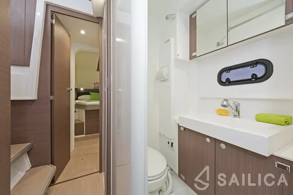 Bali 4.1 - Yacht Charter Sailica