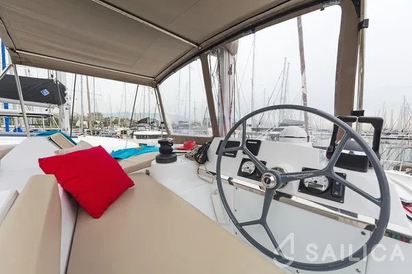 Bali 4.1 - Yacht Charter Sailica