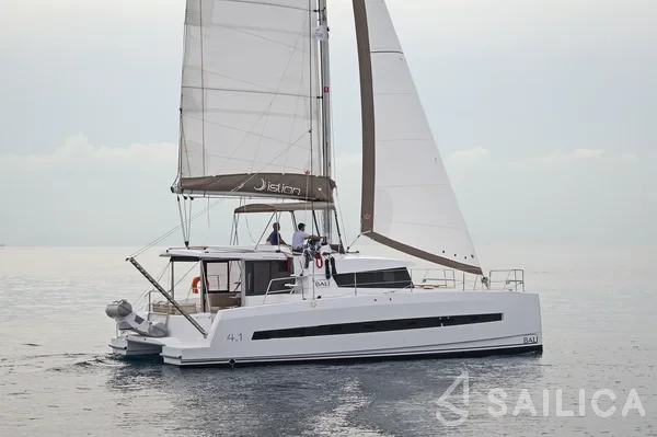 Bali 4.1 - Yacht Charter Sailica