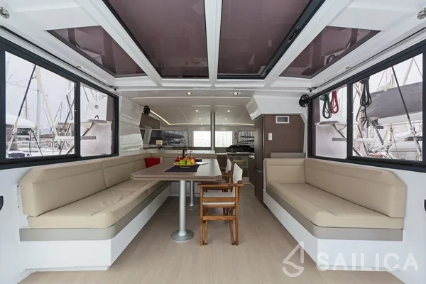 Bali 4.1 - Yacht Charter Sailica