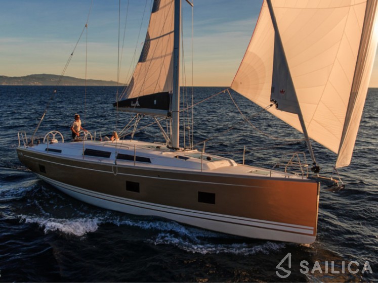 Hanse 418 - Yacht Charter Sailica