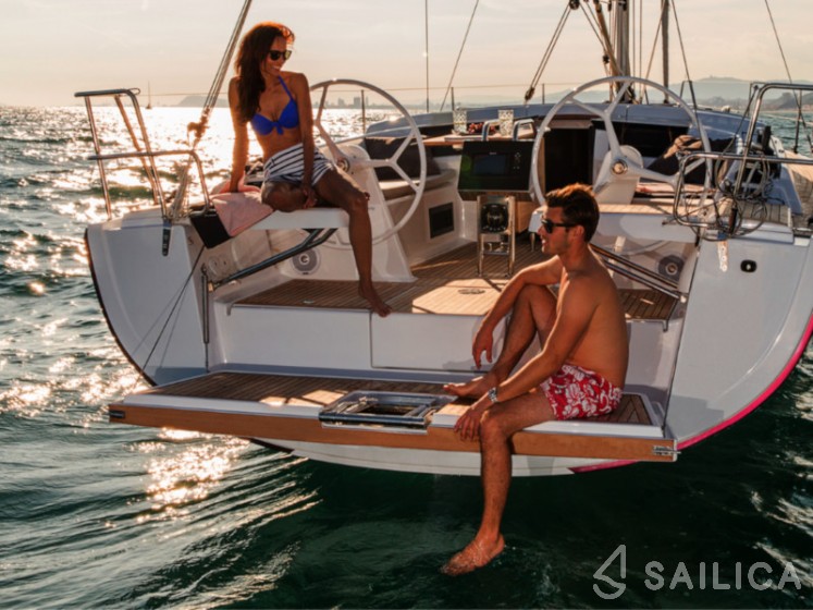 Hanse 388 - Yacht Charter Sailica