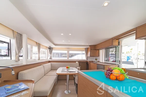 Lagoon 450  Flybridge - Yacht Charter Sailica