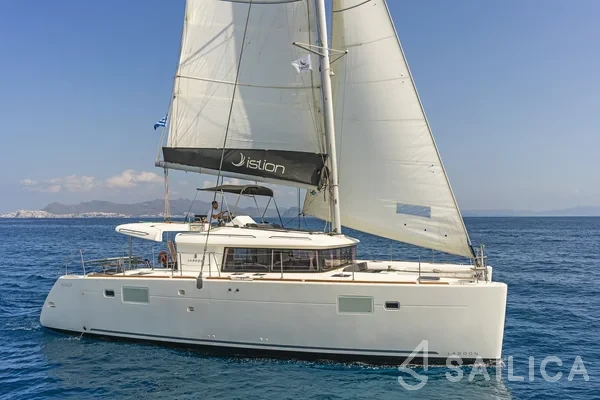 Lagoon 450  Flybridge - Yacht Charter Sailica