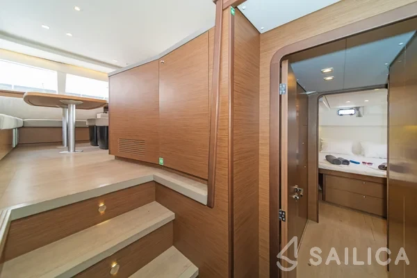 Lagoon 450  Flybridge - Yacht Charter Sailica
