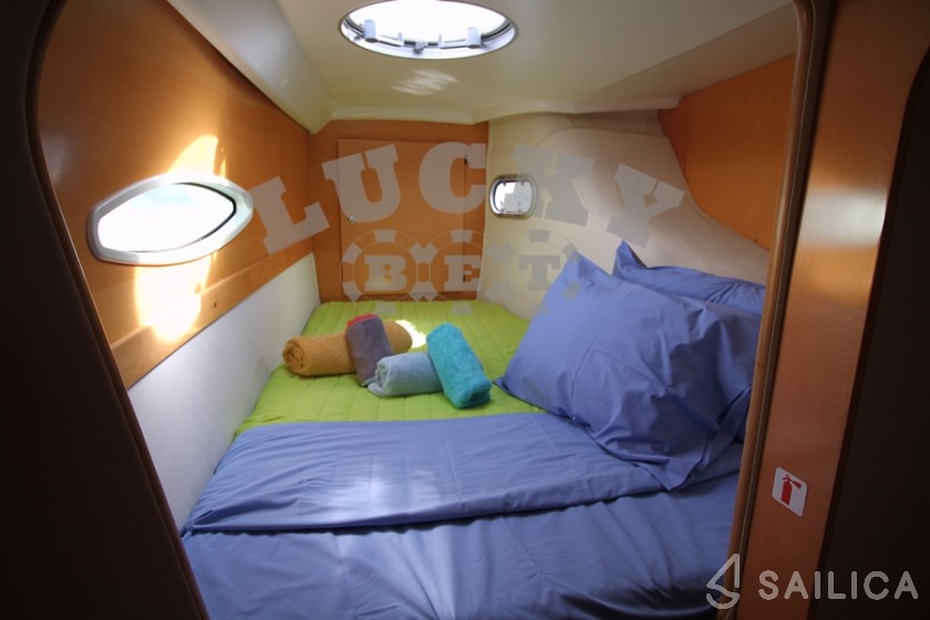 Lavezzi 40 - Yacht Charter Sailica