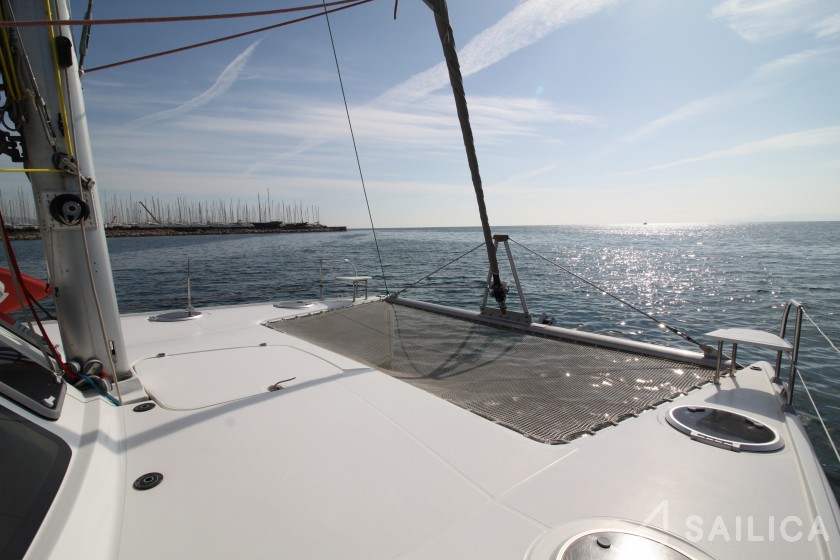 Lavezzi 40 - Yacht Charter Sailica