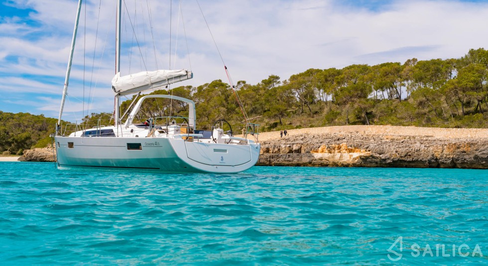 Oceanis 41.1 - Yacht Charter Sailica