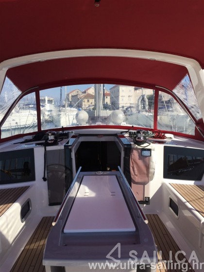 Oceanis 45 - Yacht Charter Sailica
