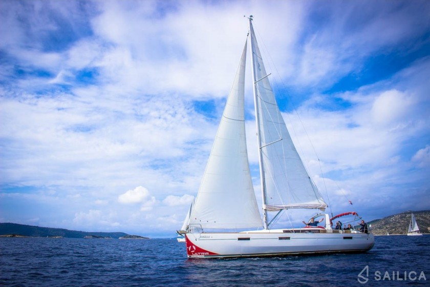 Oceanis 45 - Yacht Charter Sailica