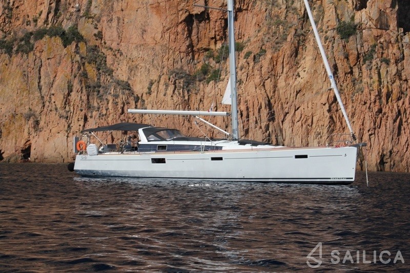 Sense 50 - Yacht Charter Sailica