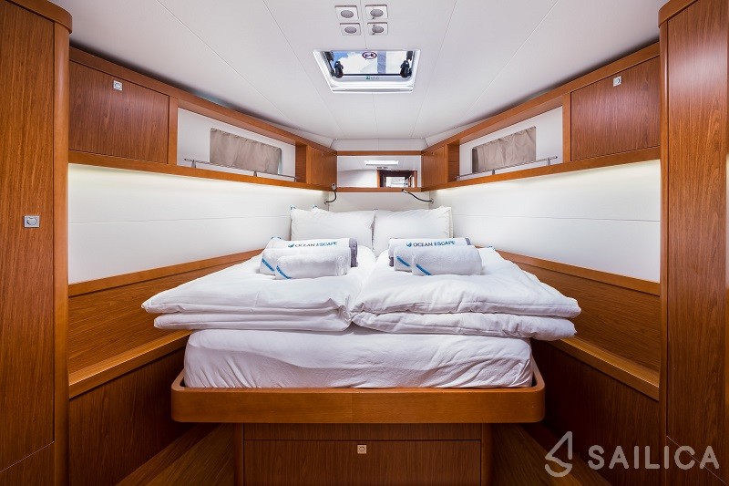 Sense 50 - Yacht Charter Sailica