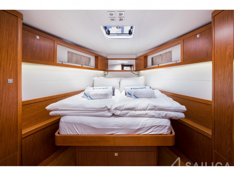 Sense 50 - Yacht Charter Sailica