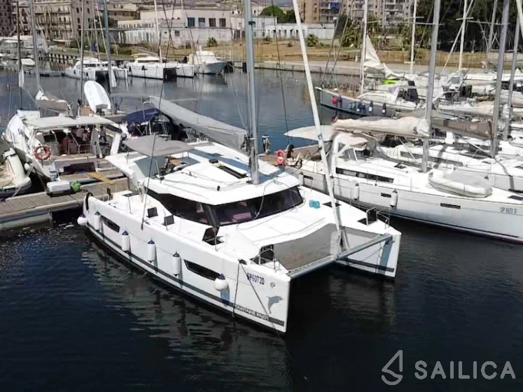Lucia 40 - Yacht Charter Sailica