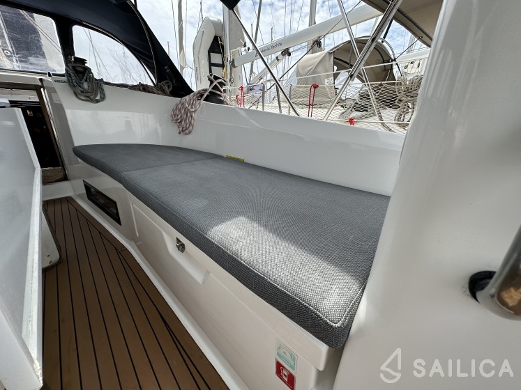 Bavaria 40 Cruiser - Yacht Charter Sailica