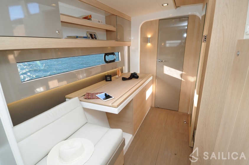 Bali 4.1 - Yacht Charter Sailica