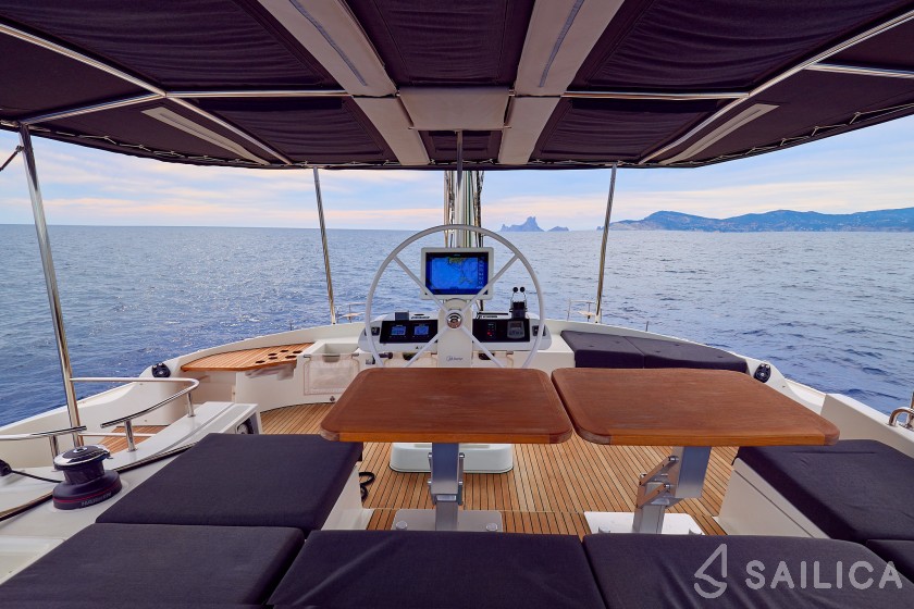 Lagoon 52 - Yacht Charter Sailica
