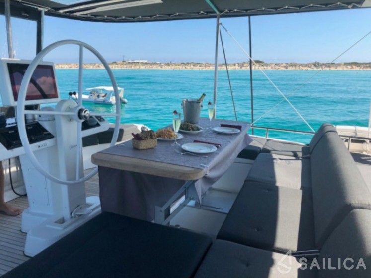 Lagoon 52 - Yacht Charter Sailica