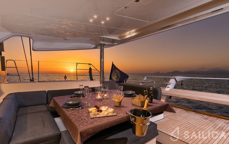 Lagoon 52 - Yacht Charter Sailica