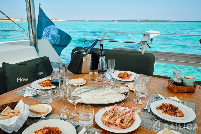 Lagoon 52 - Yacht Charter Sailica