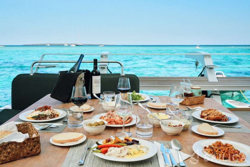 Lagoon 52 - Yacht Charter Sailica