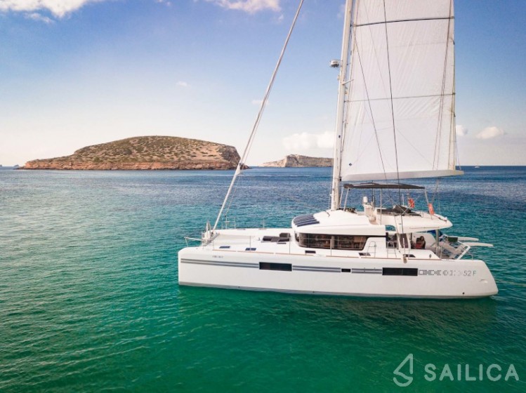 Lagoon 52 - Yacht Charter Sailica