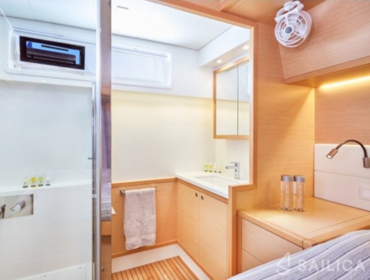 Lagoon 52 - Yacht Charter Sailica