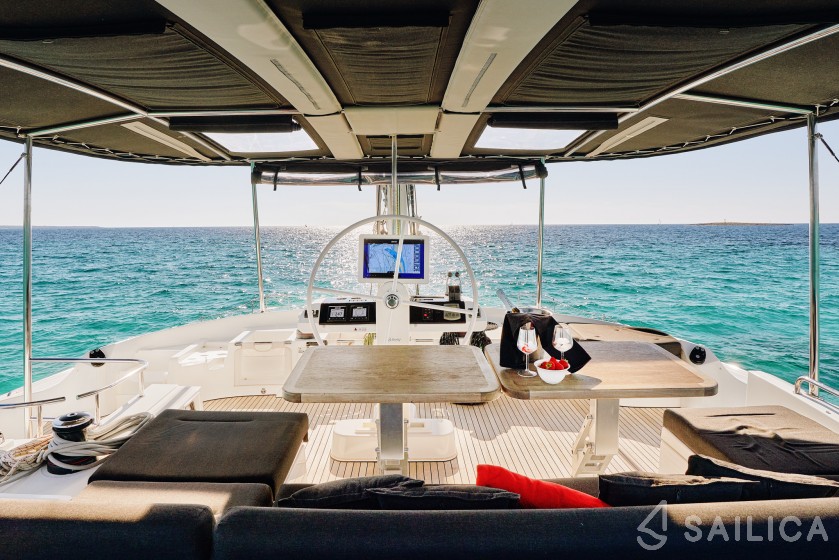 Lagoon 52 - Yacht Charter Sailica