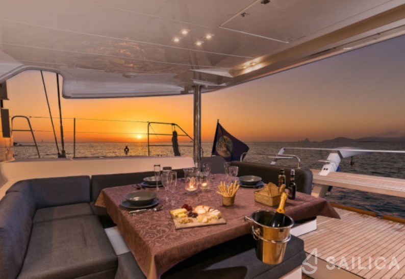 Lagoon 52 - Yacht Charter Sailica