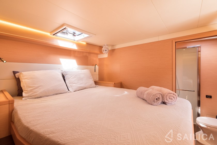 Lagoon 52 - Yacht Charter Sailica