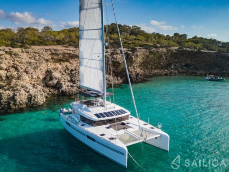 Lagoon 52 - Yacht Charter Sailica
