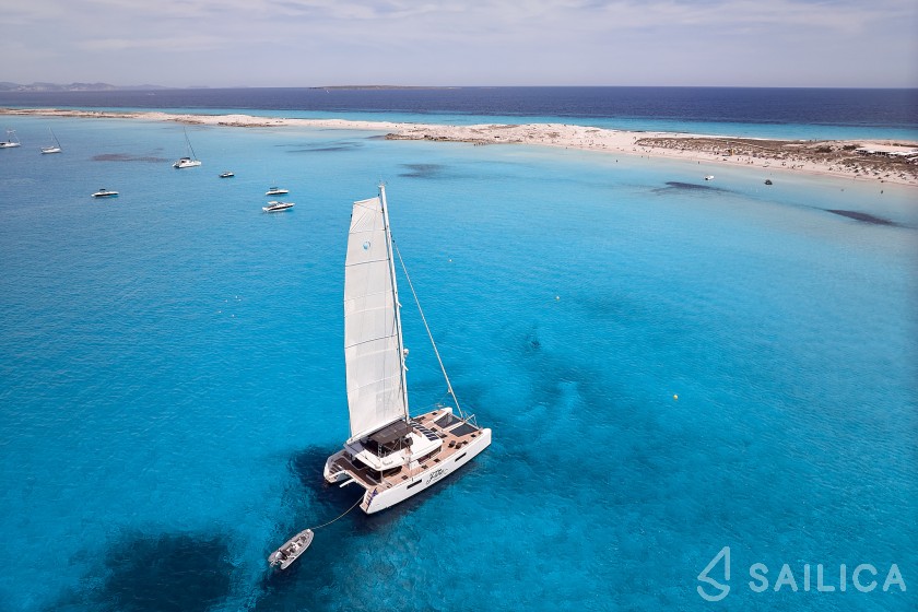 Lagoon 52 - Yacht Charter Sailica