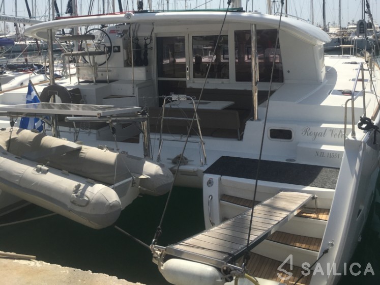 Lagoon 400 S2 - Yacht Charter Sailica