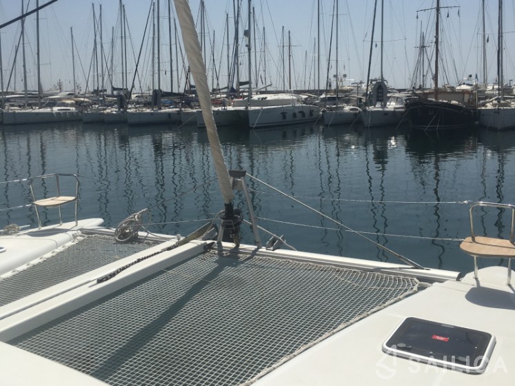 Lagoon 400 S2 - Yacht Charter Sailica