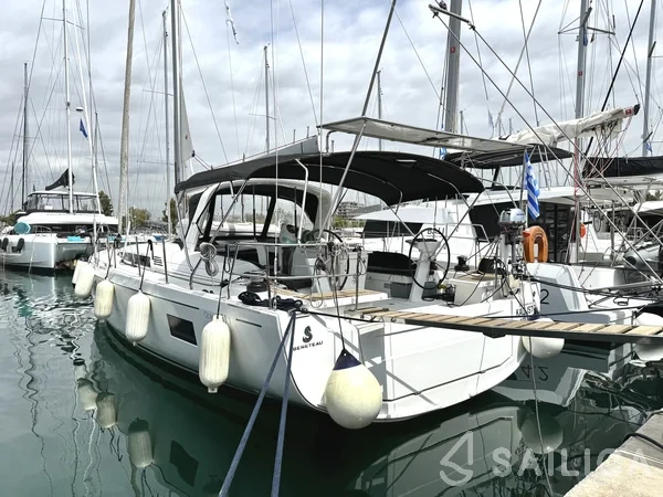 Oceanis 51.1 - Yacht Charter Sailica