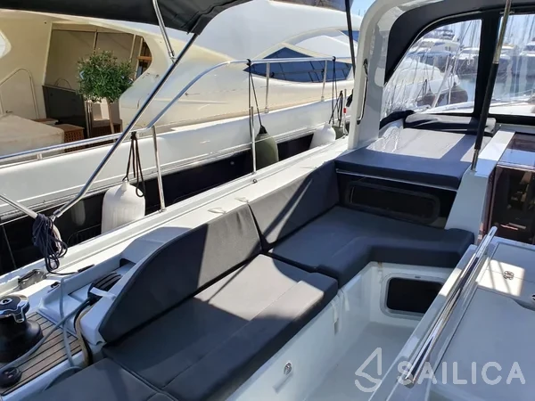 Oceanis 51.1 - Yacht Charter Sailica