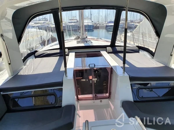 Oceanis 51.1 - Yacht Charter Sailica