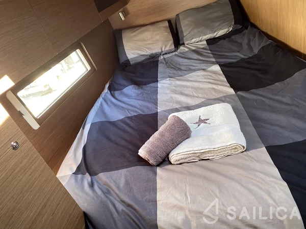 Oceanis 51.1 - Yacht Charter Sailica