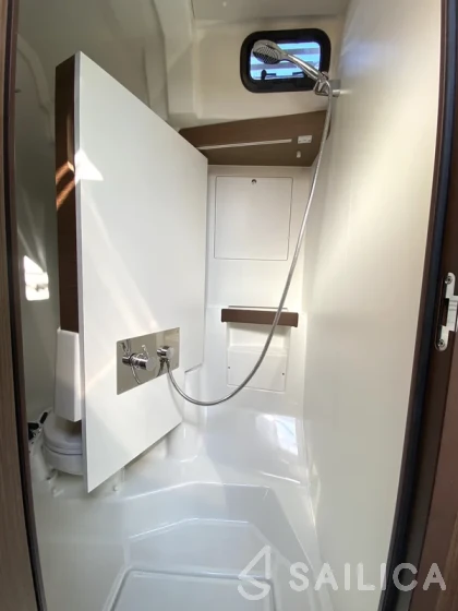 Oceanis 51.1 - Yacht Charter Sailica