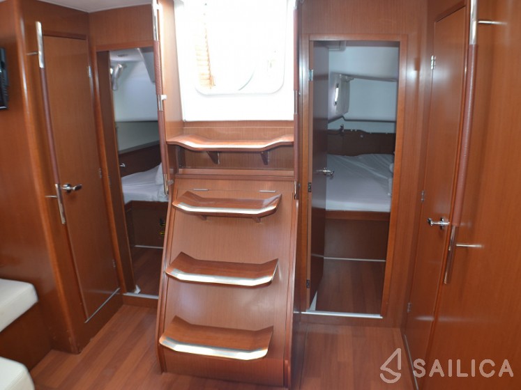 Oceanis 50 Family - Yacht Charter Sailica