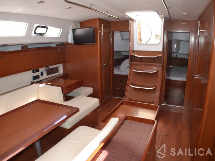 Oceanis 50 Family - Yacht Charter Sailica
