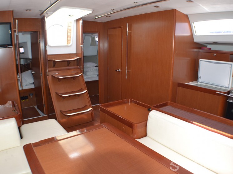 Oceanis 50 Family - Yacht Charter Sailica