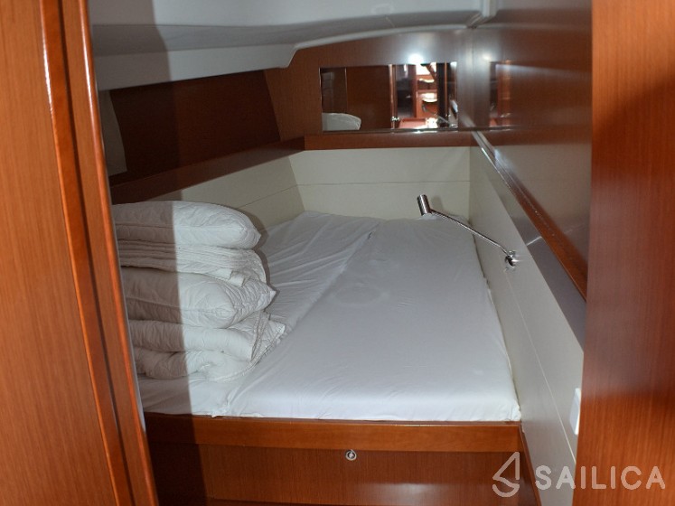 Oceanis 50 Family - Yacht Charter Sailica