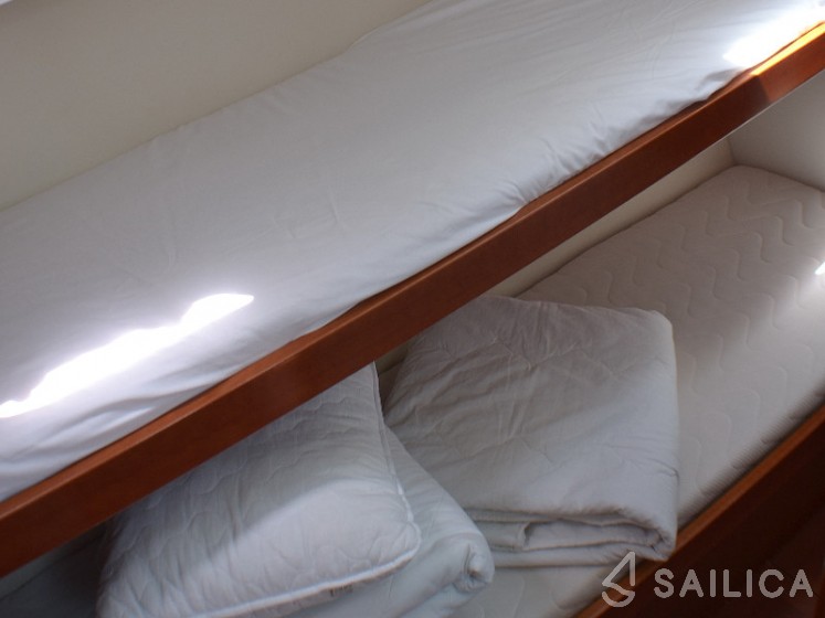 Oceanis 50 Family - Yacht Charter Sailica