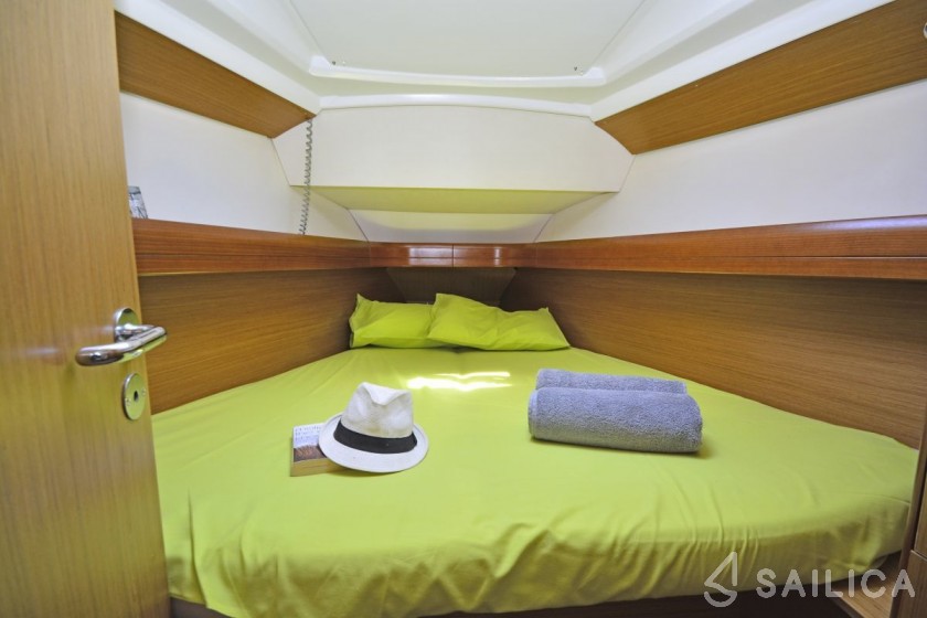 Sun Odyssey 36i - Yacht Charter Sailica