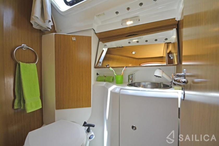 Sun Odyssey 36i - Yacht Charter Sailica