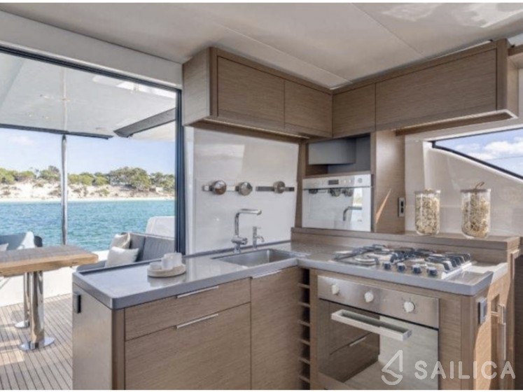Lagoon 50 - Yacht Charter Sailica