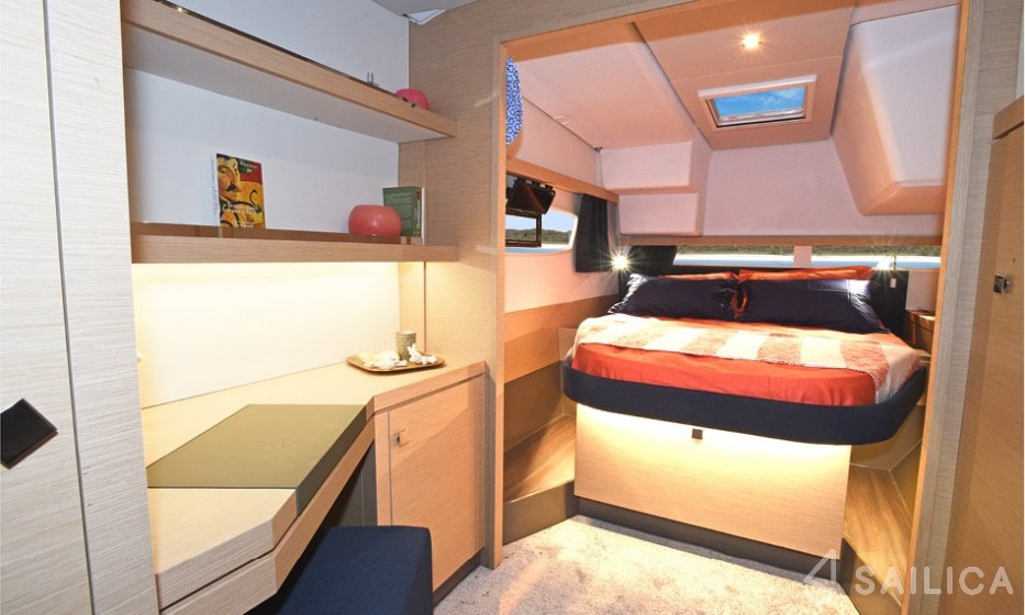 Lucia 40 - Yacht Charter Sailica