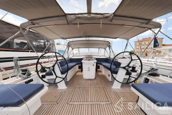 Oceanis 51.1 - Yacht Charter Sailica